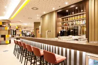 Hampton by Hilton Munich Airport South - bar
