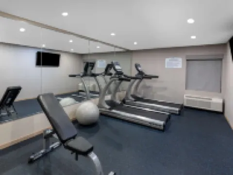 ベイモント バイ ウィンダム マッカラン/ファー マッカレンのホテル