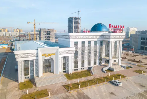 Ramada by Wyndham Turkistan - Yüzme Havuzu