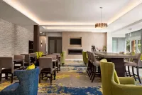 La Quinta Inn & Suites by Wyndham Orlando IDrive Theme Parks