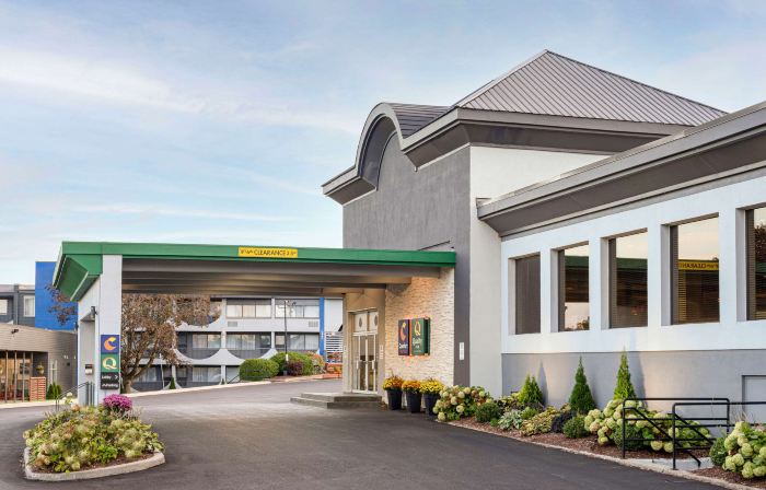 Comfort Suites Kingston Central