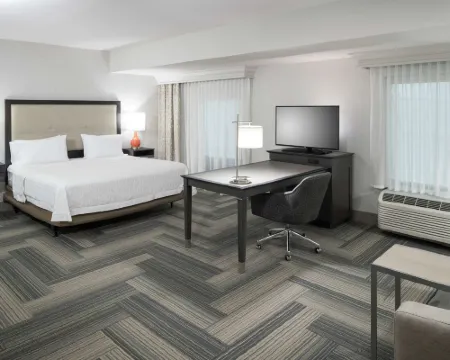 Hampton Inn & Suites Atlanta Perimeter Dunwoody Hotels in Dunwoody