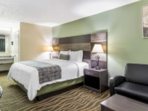 Rodeway Inn Hotels in Trigg County
