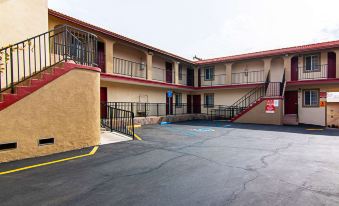 Econo Lodge Long Beach I-405