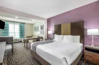 Comfort Inn & Suites Hotels in Claremore