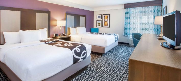 La Quinta Inn & Suites by Wyndham Cincinnati Airpt Florence Hotels in Boone County