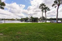 Cotee River Tiki Hut. Private Dock,