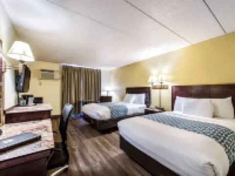 Econo Lodge Mayo Clinic Area Hotels in Rochester