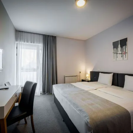 Bleecker Hotels Отели рядом с достопримечательностью «Торговый центр Delta City»