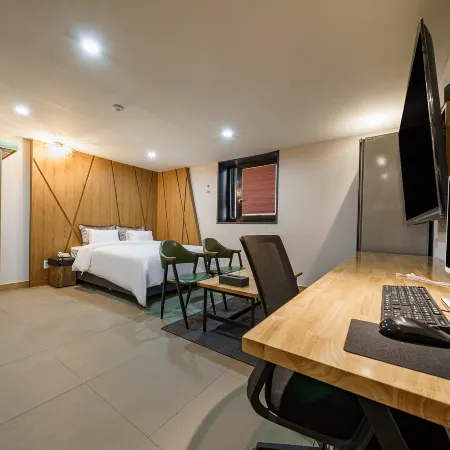 Suwon City Hall Hotel del Lago