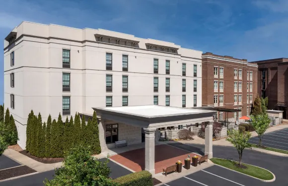 亨茨維爾西區/研究園區SpringHill Suites酒店