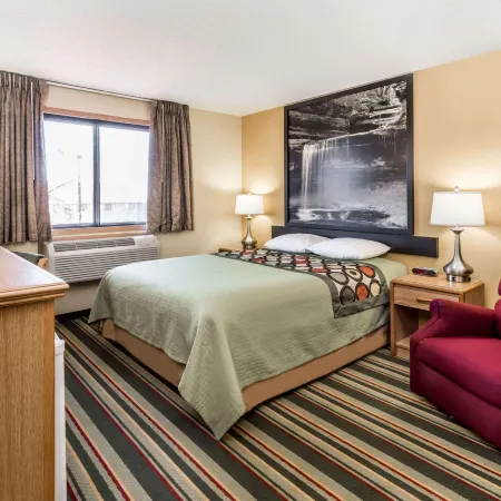 Super 8 by Wyndham Ottawa Starved Rock