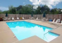 Quality Inn University Area - piscina