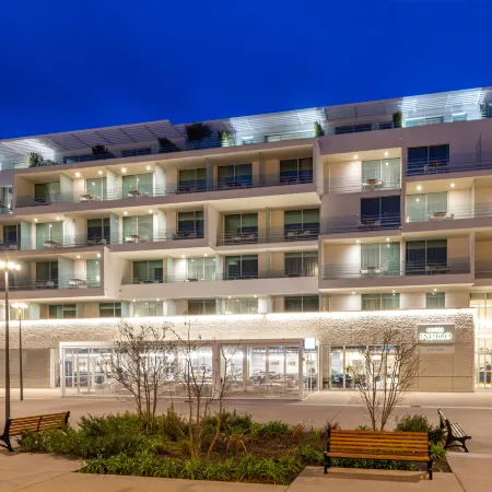 Hotel Indigo CAGNES-SUR-MER by IHG Отели рядом с достопримечательностью «Стадион Шарля-Эрманна»