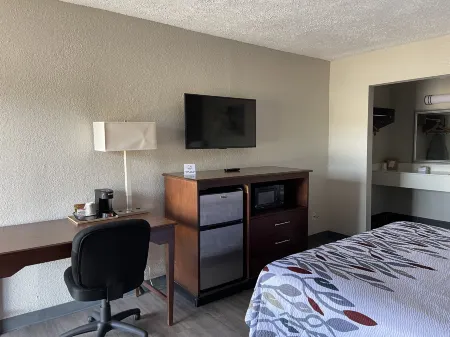 Red Roof Inn LaGrange Отели в г. Запад Пойнт