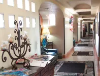 Hotel Real Azteca - parking