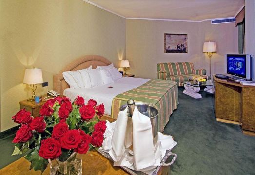 제노바 호텔 객실 전경