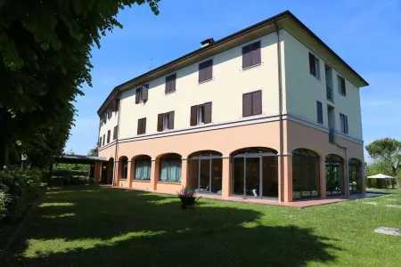 Hotel le Ville Отели в г. Модена