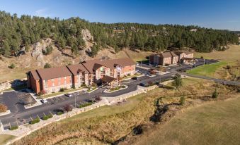 Holiday Inn Express & Suites Custer