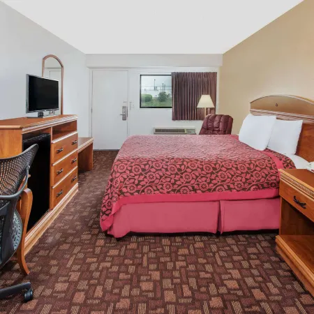 Days Inn by Wyndham Kingdom City