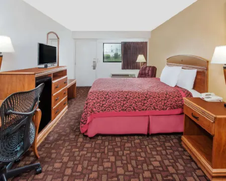 Days Inn by Wyndham Kingdom City Hotels in Callaway County