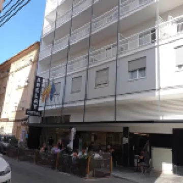 Hotel Abelay โรงแรมใกล้บานิส ซารับส์