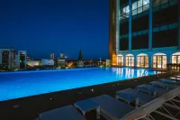 Johari Rotana - Pools