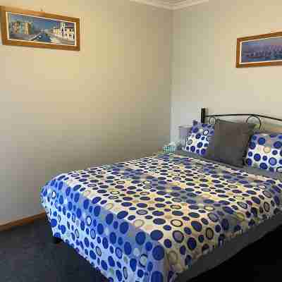 Apartments on Tolmie Rooms