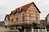 Le Canada Hotels in Ouistreham