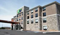 Holiday Inn Express & Suites Clarion