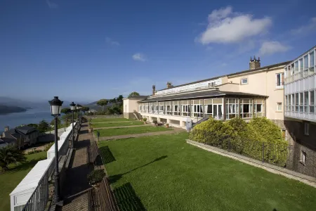 Parador de Ribadeo Отели рядом с достопримечательностью «Playa de las Catedrales»