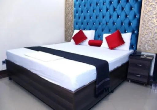 Executive Palace Hotel Отели рядом с достопримечательностью «Университет Эдьюкейшен»