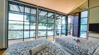 Bangpakong Boat Club Hotels near พระธาตุภูริทัต Puritat Pagoda