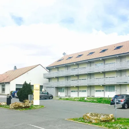 Campanile Villejust - ZA Courtaboeuf Отели в г. Эссонн