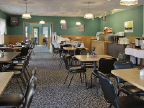 Days Inn by Wyndham Mackinaw City - Lakeview Hotels in Mackinaw Township
