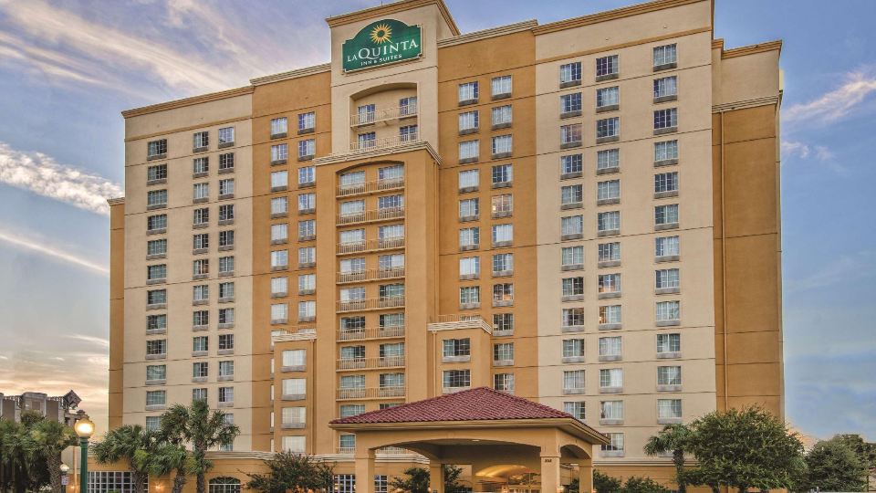 La Quinta Inn & Suites by Wyndham San Antonio Riverwalk