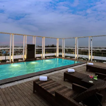 Quality Inn Gurgaon Hotels near Gurgaon Station