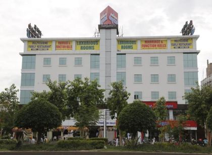 Hotel Swagath Grand Suchitra