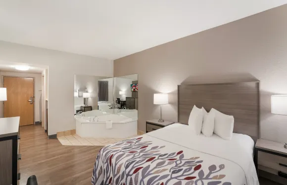 卡羅爾頓西喬治紅頂套房酒店