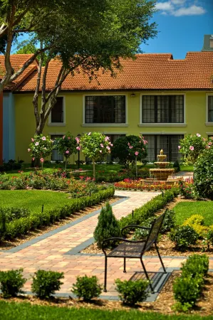 Legacy Vacation Resorts - Lake Buena Vista Отели рядом с достопримечательностью «Бейзилика оф Нешнел Шрайн оф Мэри, Квин оф Юниверс»
