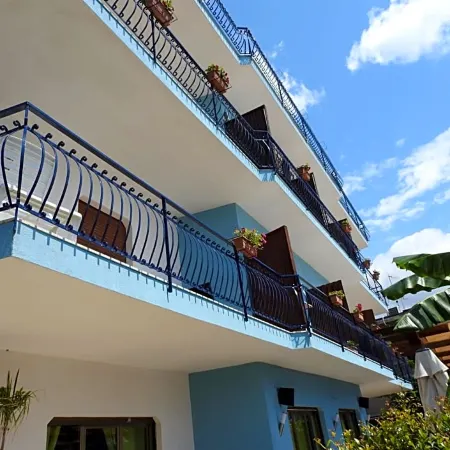 ChrisMare Hotel