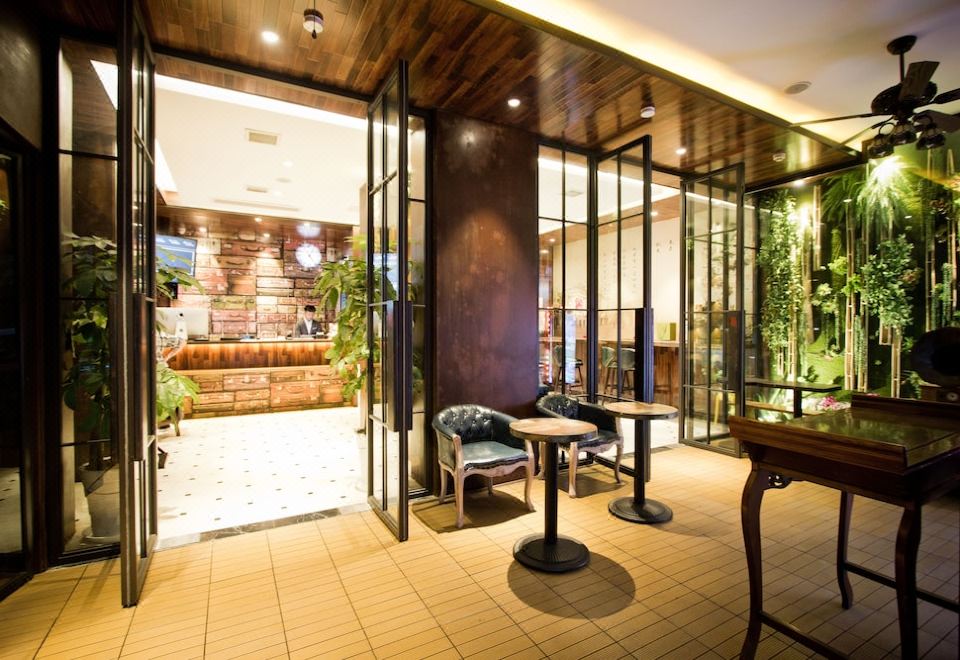 1. 민궈 호텔 칭다..