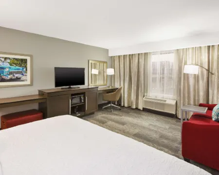 Hampton Inn Detroit/Dearborn Hotels in Dearborn