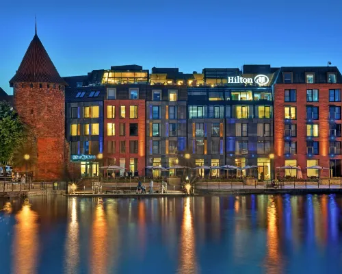 Hilton Gdansk Hotels near Centrum