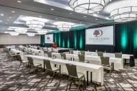 DoubleTree by Hilton Denver-Aurora - Pet friendly