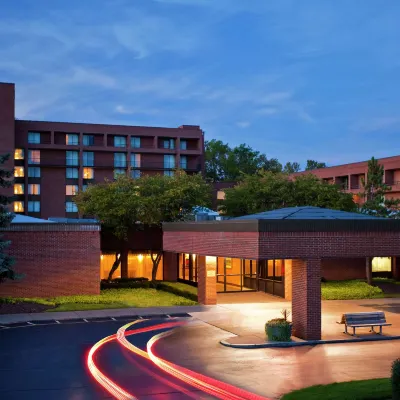 DoubleTree by Hilton Hotel Syracuse Hotels near Syracuse Hancock International Airport