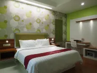 Hotel Bed and Breakfast Surabaya Wonocolo 호텔