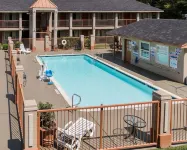 Quality Inn & Suites Lufkin Hotels in Lufkin