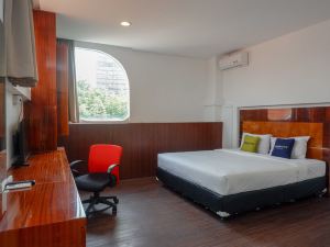 Urbanview Hotel Artama Simpang Lima by RedDoorz