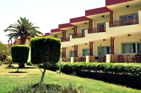 Meraki Resort Hurghada - Adults Only Отели рядом с достопримечательностью «El Dahar»